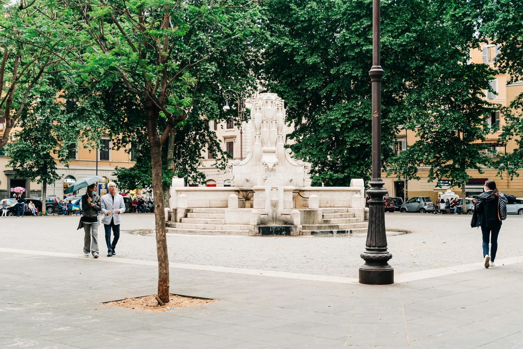 Piazza Testaccio on a Sunday morning
